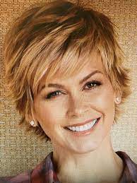Epingle Par Sylvie Kayapan Sur Hair Do S Nouvelles Coiffures Coupe De Cheveux Coiffure Mi Courte