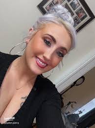 Hannah Sierra's Instagram, Twitter & Facebook