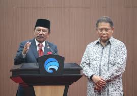 Ada usul agar daftar menteri penerangan indonesia digabungkan ke artikel ini. Kementerian Komunikasi Dan Informatika