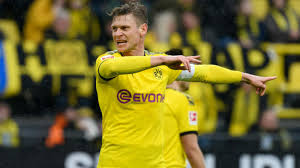 He is primarily positioned as a right back, but is capable of playing as a central defender. Newonce Z Archiwum Newonce Sport Footcall 1 Lukasz Piszczek Daje Wyklad Z Taktyki I Eliminowania Slowa Nie Wywiad