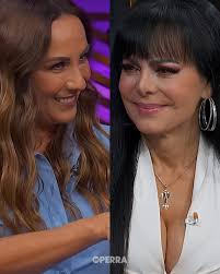 ConsueloDuval conmovió a todos al recordar cómo #MaribelGuardia la apoyó  económicamente durante su primer embarazo, incluso organizándole un baby  shower junto a sus amigas para ayudarla a conseguir lo necesario para su