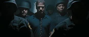 Getraumatiseerd door de afschuwelijke moord op zijn vrouw en dochter geeft een rouwende man toe aan zijn woede en wil hij maar één ding: Law Abiding Citizen Is Law Abiding Citizen On Netflix Flixlist