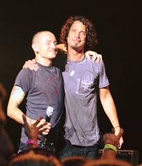 Life In Moments On Twitter Chris Cornell Chester Bennington Chester