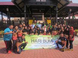 Kolej profesional mara (kpm) ialah sebuah kolej awam yang diuruskan oleh majlis amanah rakyat (mara). Sambutan Hari Bumi 2018 Kolej Profesional Mara Ayer Molek Melaka Pada 3 April 2018 Enviro Museum