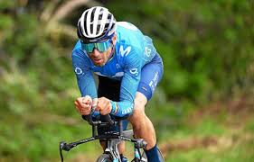 It took almost a full 25 kilometres for a bloodied and bruised peloton to fully regroup, but they would soon be split again as another crash ripped through the group with eight kilometres to go, leaving froome struggling to get. G8cdzueczaw9pm