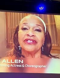 Jennifer Snelling's Instagram, Twitter & Facebook