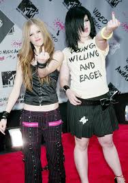Последние твиты от avril lavigne (@avrillavigne). 26 Rare Pictures Of Famous People From The Early 2000s That Will Never Happen Again