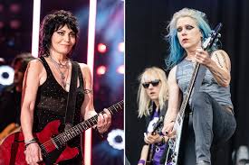 Последние твиты от joan jett (@joanjett). L7 Cover Joan Jett S Fake Friends With Help From Joan Jett Rolling Stone