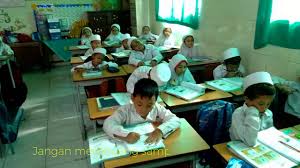 Lagu anak membuang sampah ciptaan at. Lagu Membuang Sampah By At Mahmud Sd Alkhairiyah 2 Surabaya Youtube