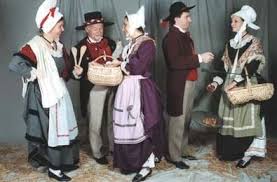 Costumes Traditionnels Du Dauphine France Costume Traditionnel Costume Dauphin