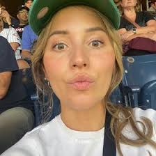 Terry Loyd (terrynikollloyd)