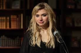 Ou presque or riot and no carnage or are they still keeping that a secret for the movie ? Photo De Imogen Poots Celibataires Ou Presque Photo Imogen Poots Allocine