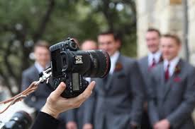 Most professional photographers have taken a college or university course to develop their skills. 0 Fjxpnrhwuhdm
