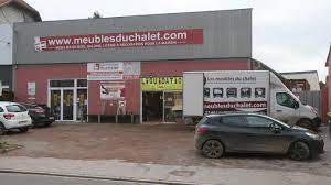 Enseigne de magasin de meuble. Le Magasin Les Meubles Du Chalet Va Fermer Pour Mieux Rouvrir