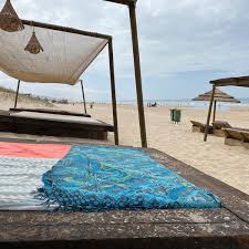 Es conocida y muy popular en verano por albergar algunas de las mejores playas que podemos encontrar en las proximidades de lisboa. Yamba Beach