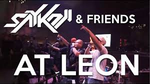 Lirik naik turun dari ditha ini dipublikasikan pada tanggal 15 maret 2015 (6 tahun yang lalu) dan diciptakan oleh sunar one. Lirik Lagu Turun Naik Feat Blasta Rap Family Freshboy Oleh Saykoji Cari Lirik Lagu Di Wowkeren Com