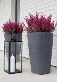 Unique Modern Precast Planters To Make Your Outdoors Stylish With Images Gray Planter Garden Troughs Planters