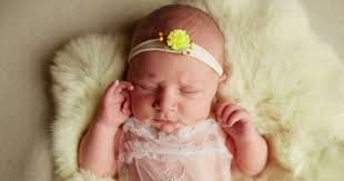 Mari merangkai nama bayi perempuan seindah puisi. 21 Nama Bayi Perempuan Kristen Indah Dari A Z Popmama Com