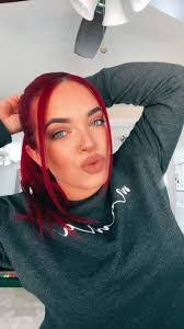 Kayla Hadley's Instagram, Twitter & Facebook