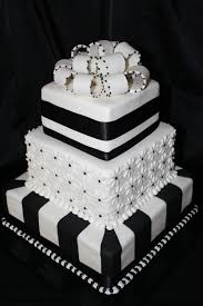 Black And White Cake Decorating Ideas Black And White Wedding Cake 2 Black And White Wedding Cake Cake Black White Cakes