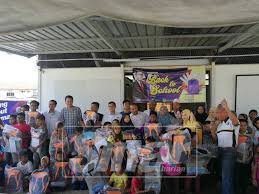 Objektif utama bantuan awal persekolahan 2018 ini adalah untuk meringankan beban ibu bapa untuk persediaan anak ke sekolah pada awal tahun. 400 Terima Bantuan Persekolahan