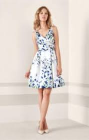 El movimiento de la balada combinada con algo nuevo contemporáneo, también se convierte en una buena idea para crear un listado de canciones de boda para bailar con papá sin preocuparte por tu peinado elegante. Descubre La Nueva Tendencia En Vestidos Para Boda De Dia