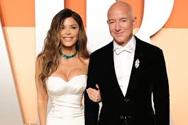 Bezos' Bond Bombshell? Wife Lauren Sánchez Eyed for 007 Reboot Role! - Imagen principal del artículo