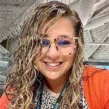 Amber Evers's Instagram, Twitter & Facebook