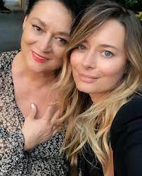 „când am aflat mi se părea o glumă proastă. Laura Cosoi Cea Mai Buna Prietena A Mea Mama La Multi Ani Mamica Buna Si Frumoasa Te Iubim Mult Ligia Cosoi Alina Babcinetchi Mama Dragoste Aniversare Facebook