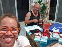 Husband and wife pay tribute to Covid-19 front-liners, express support for  patients