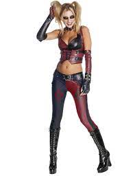 Quinn's name is one of the many names that are tagged/censored in notes and journals. Harley Quinn Kostum Fur Damen Aus Batman Arkham City Kostume Fur Erwachsene Und Gunstige Faschingskostume Vegaoo