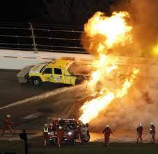 Juan pablo montoya roldán (spanish pronunciation: Spektakularer Unfall Montoya Lost Feuerchaos Bei Den Daytona 500 Aus Welt