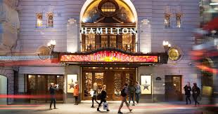 Pin By Reyanne Cadima On Musicals 3 Victoria Palace Theatre London Theatre Victoria Station London