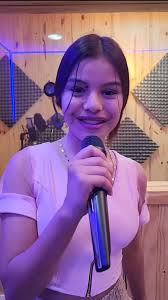 Sin palabras una hermosa paraguaya interpretado una dulce canción  folclórica del Paraguay