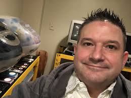 People Profiles: This Apple Fan Owns A Collection Of Every iPod Generation  Ever Released