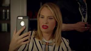 Sarah paulson, kathy bates, evan peters, billie lourd, billy eichner, cheyenne jackson, adina porter et. T Shirt With Jewel Bow Worn By Coco St Pierre Vanderbilt Leslie Grossman In American Horror Story Apocalypse S08e01 Spotern