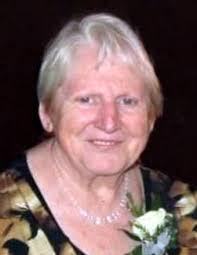 Lisa Hillmer's Instagram, Twitter & Facebook