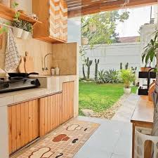 Pilihan desain dapur ruang sempit atau desain dapur sederhana unik menjadi harus dilakukan agar bisa memiliki dapur yang fungsional. Tips Desain Dapur Sederhana Nuansa Tradisional Pada Hunian Minimalis
