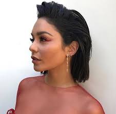 Vanessahudgens Vmas Red Eyeliner Short Dark Slick Back Hair Slick Hairstyles Slicked Back Hair Vanessa Hudgens Short Hair
