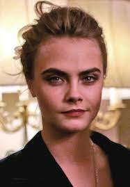 Model and actress cara delevingne gave a grand tour of her fantastical la home for architectural digest and the space can only be described as eccentric and quirky, glaring. ÙƒØ§Ø±Ø§ Ø¯ÙŠÙ„ÙŠÙÙŠÙ† ÙˆÙŠÙƒÙŠØ¨ÙŠØ¯ÙŠØ§