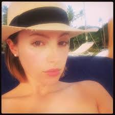 Sarah Beresford's Instagram, Twitter & Facebook