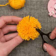 Pompon Faire Un Pompon Rond Tete A Modeler