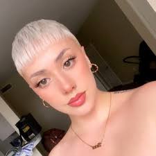 Jade Whitehead (@Jflappingnugget)