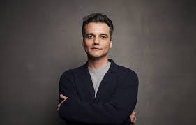 Wagner moura to star in fellini black and white. Wagner Moura Joins Elisabeth Moss In Apple Series Shining Girls Variety