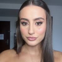 900+ "Julia Pires" profiles