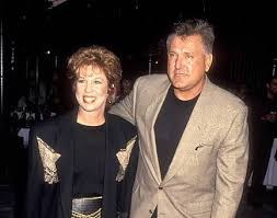 Actress and comedian best known in music circles for her 1973 number one hit the night the lights went out in georgia. en.wikipedia.org Vicki Lawrence S Career Through The Years And Other Facts About Her