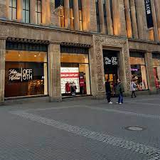 Het is onder de inwoners van düsseldorf maar ook onder de vele bezoekers van de. Ratssitzung Diskussion Um Carsch Haus Verkauf Antenne Dusseldorf