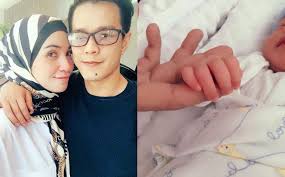 Pelakon izreen azminda teringin untuk menimang cahaya mata perempuan. Ude Tak Takut Pun Masa Doktor Bedah Perut Saya Izreen Azminda Cerita Pengalaman Bersalin Gempak