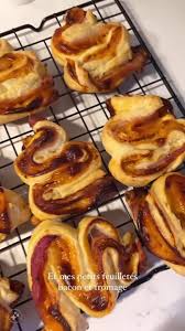 Feuilleté feomage bacon en sapin de noel 😍🎄✨ @Sarah Lauzon @Sarah Lauzon  @Sarah Lauzon