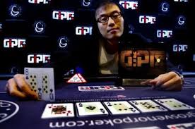 What Are the Pros and Cons of Subscription-Based Online Poker?